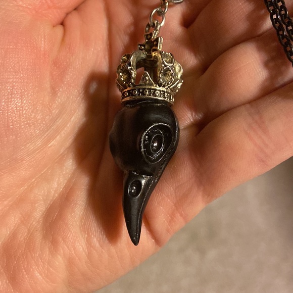 **SOLD** Raven Skull Necklace - Picture 3 of 6